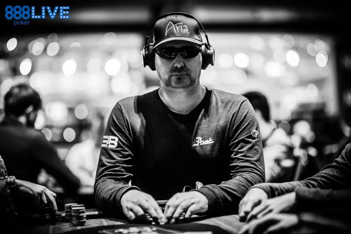 Jocuri cash vs turnee de poker - Phil Hellmuth