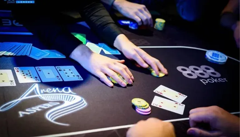 Cum devii dealer profesionist de poker